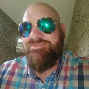 Meet your Posher, Clint